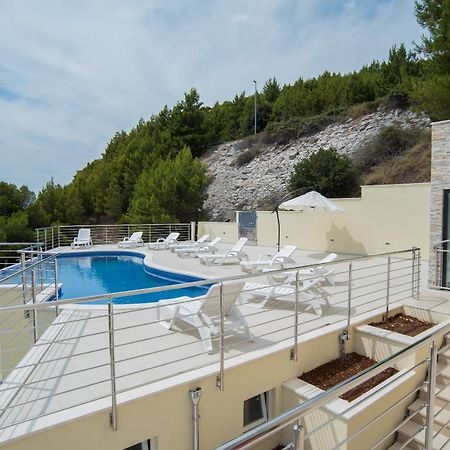 Elsa Apartments Целина Екстериор снимка