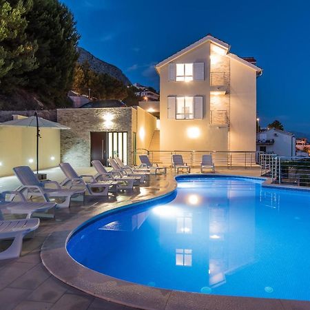 Elsa Apartments Целина Екстериор снимка