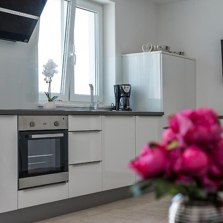 Elsa Apartments Целина Екстериор снимка