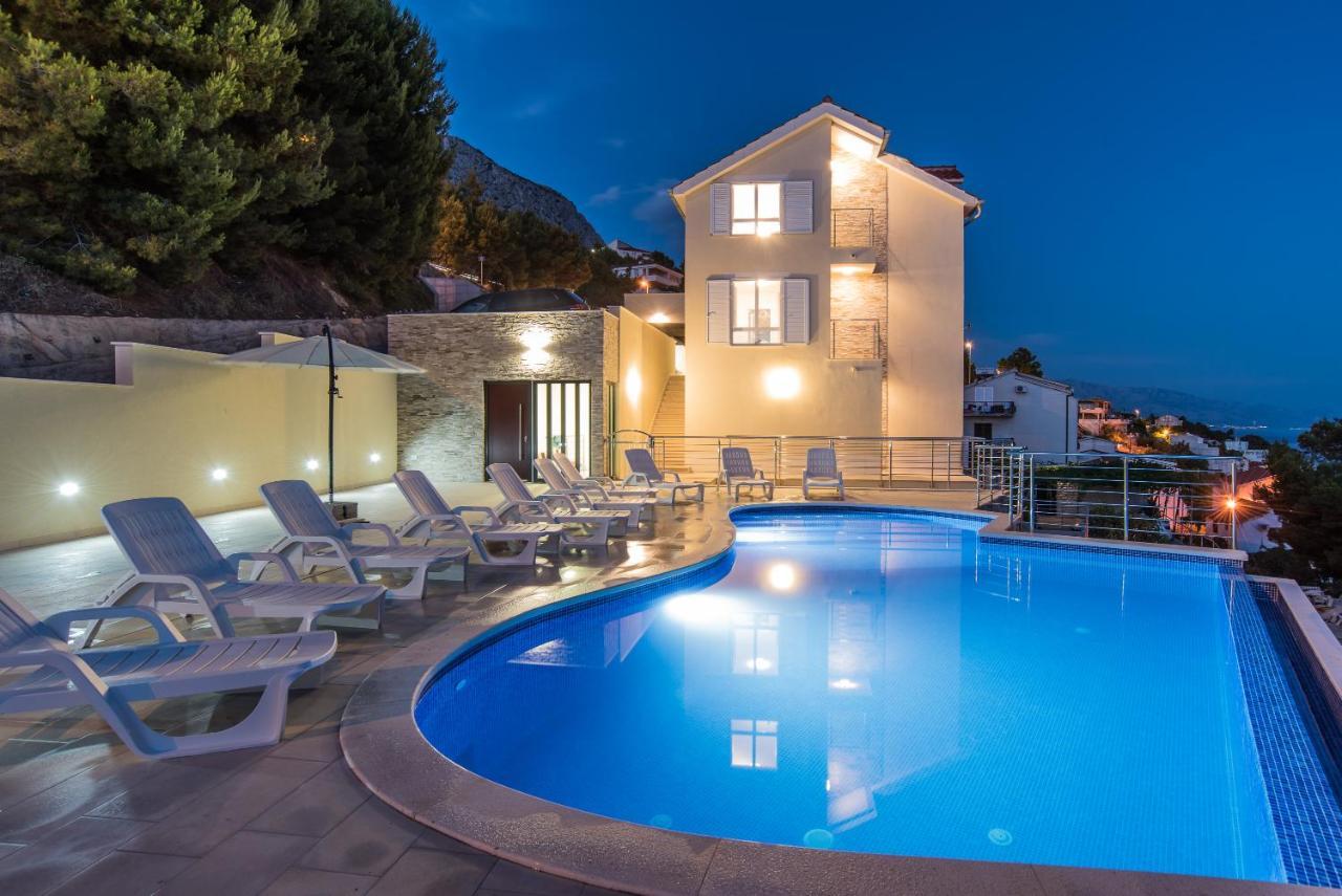 Elsa Apartments Целина Екстериор снимка
