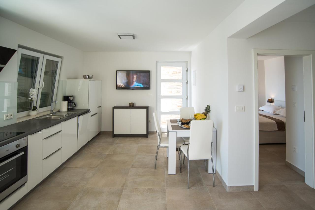 Elsa Apartments Целина Екстериор снимка