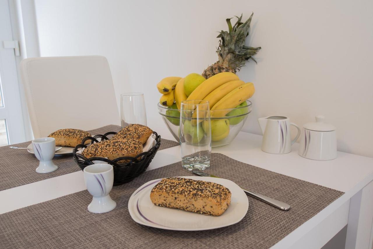 Elsa Apartments Целина Екстериор снимка