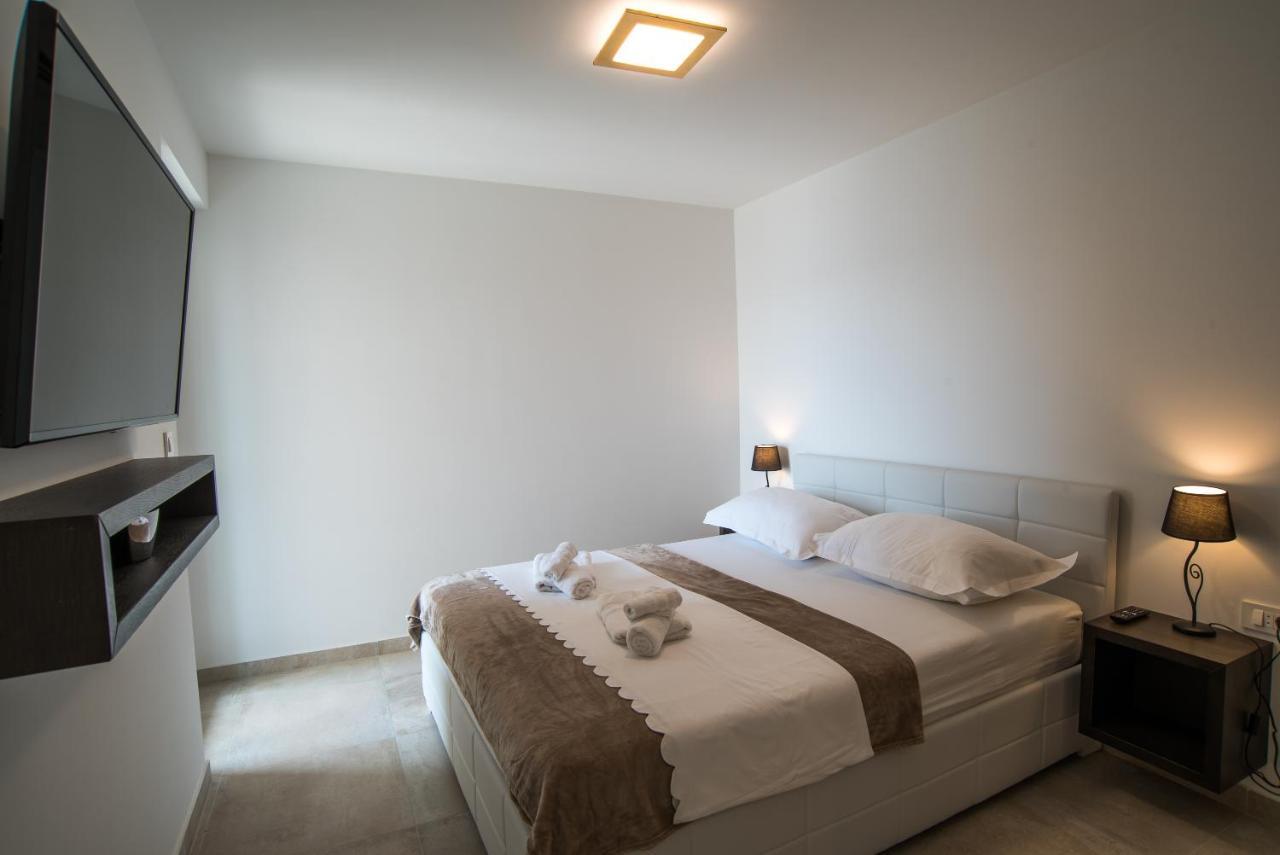 Elsa Apartments Целина Екстериор снимка